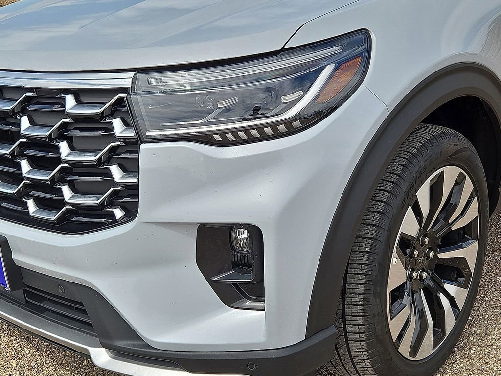 Used 2025 Ford Explorer Platinum w/ LUX Leather Package image 9