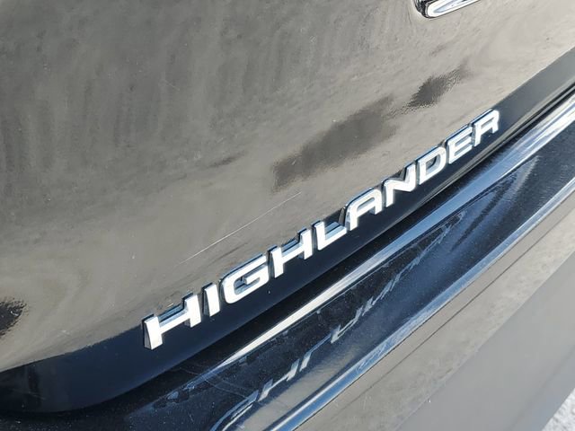 Used 2023 Toyota Highlander LE FWD image 10
