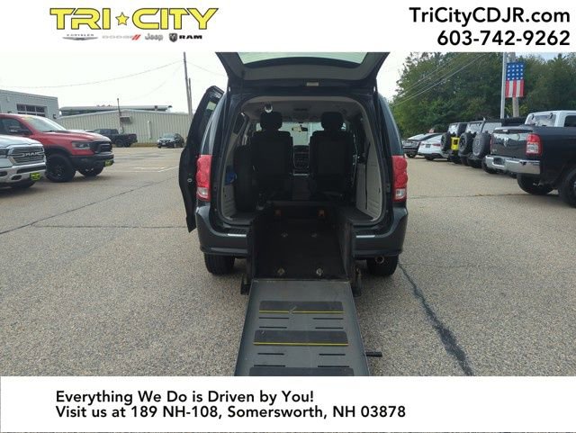 Used 2012 Dodge Grand Caravan SXT image 27