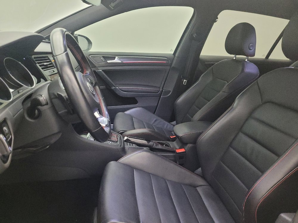 Used 2018 Volkswagen GTI SE FWD image 17