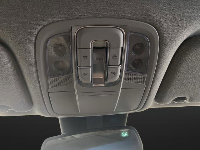 Used 2020 Hyundai Santa Fe Limited AWD/4WD image 26