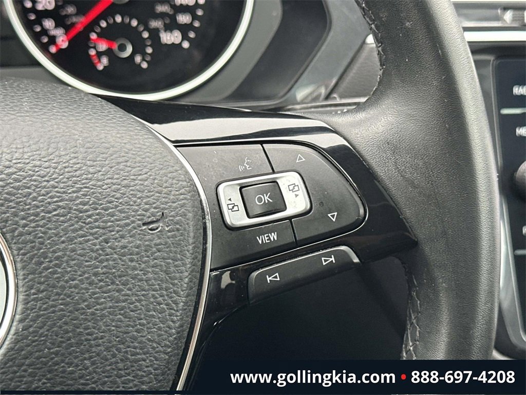 Used 2020 Volkswagen Tiguan SE w/ Panoramic Sunroof Package image 24