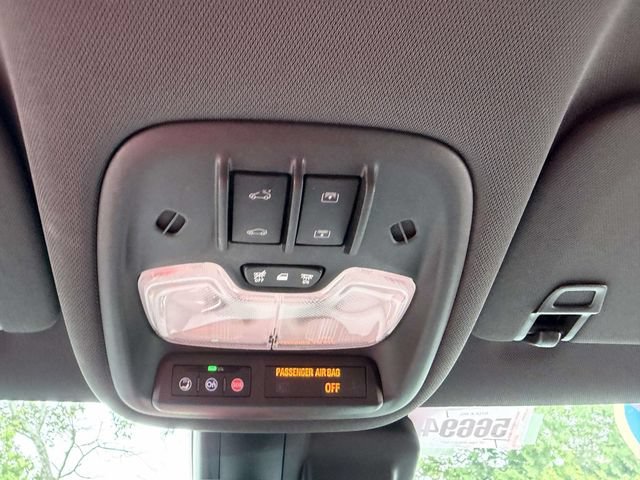 Used 2021 Chevrolet TrailBlazer RS w/ Sun and Liftgate Package AWD/4WD image 32