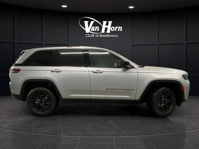New 2026 Jeep Grand Cherokee 4WD image 2