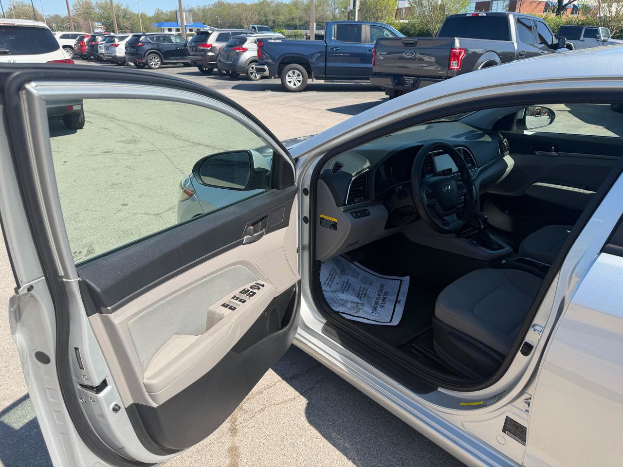 Used 2018 Hyundai Elantra SEL w/ Cargo Package FWD image 9