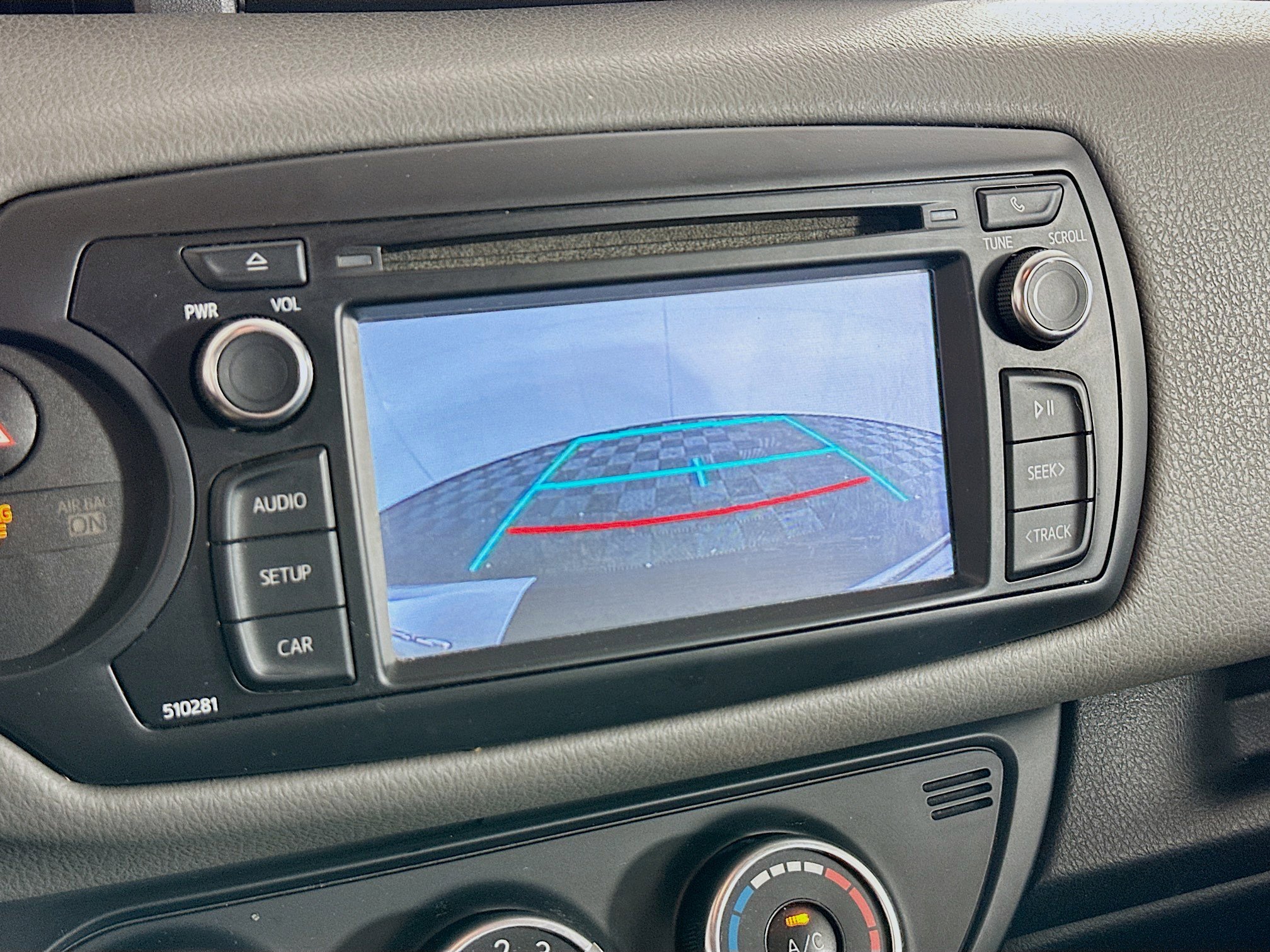 Used 2018 Toyota Yaris LE w/ Carpet Mat Package FWD image 21