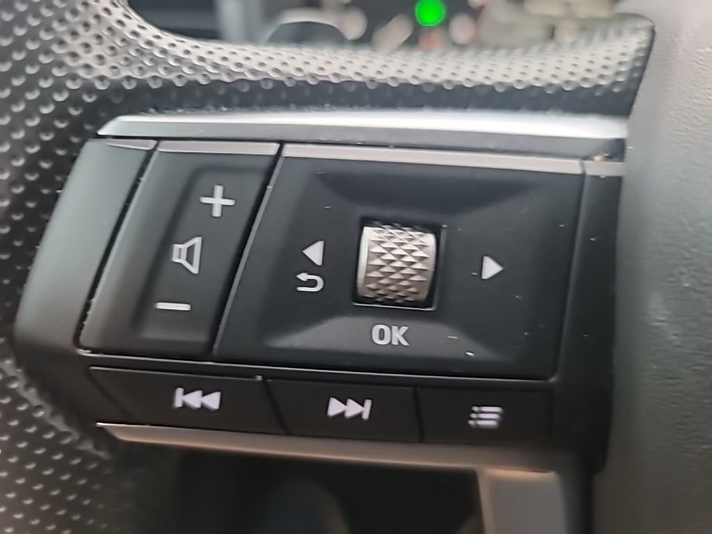 Used 2024 Mitsubishi Outlander ES image 18