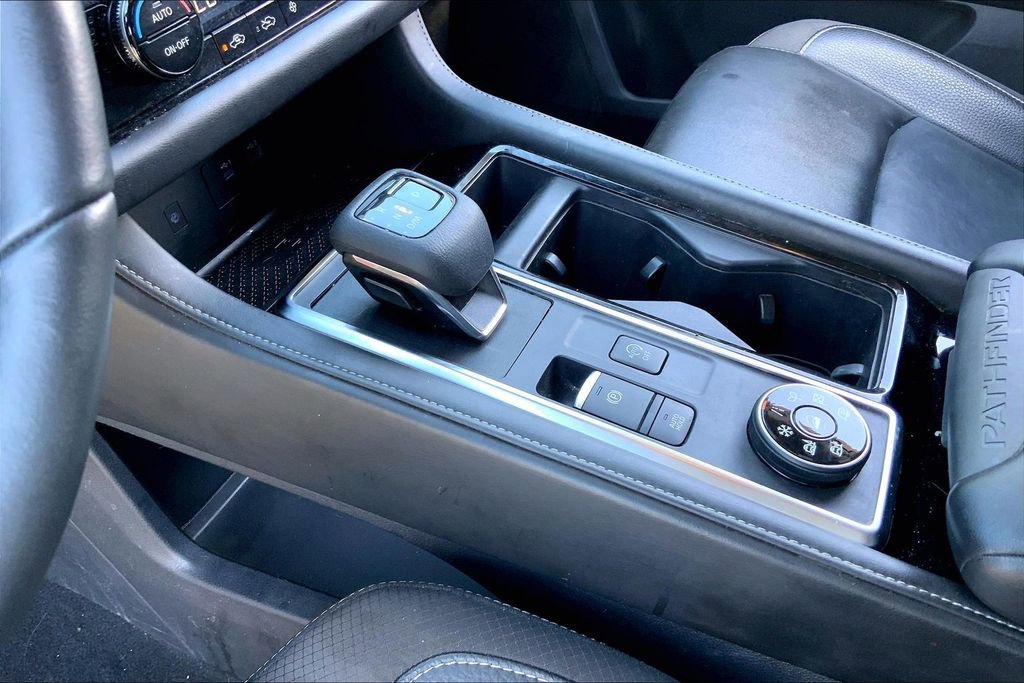 Used 2023 Nissan Pathfinder SL w/ Lighting Package (N92) AWD/4WD image 13