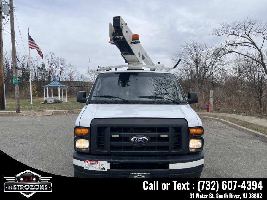 Used 2014 Ford E-350 and Econoline 350 Super Duty w/ Power Group image 2