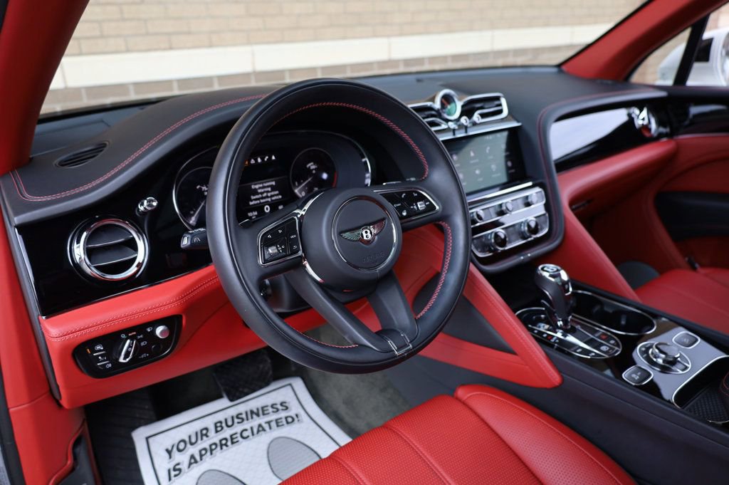 Used 2023 Bentley Bentayga Extended Wheelbase image 19