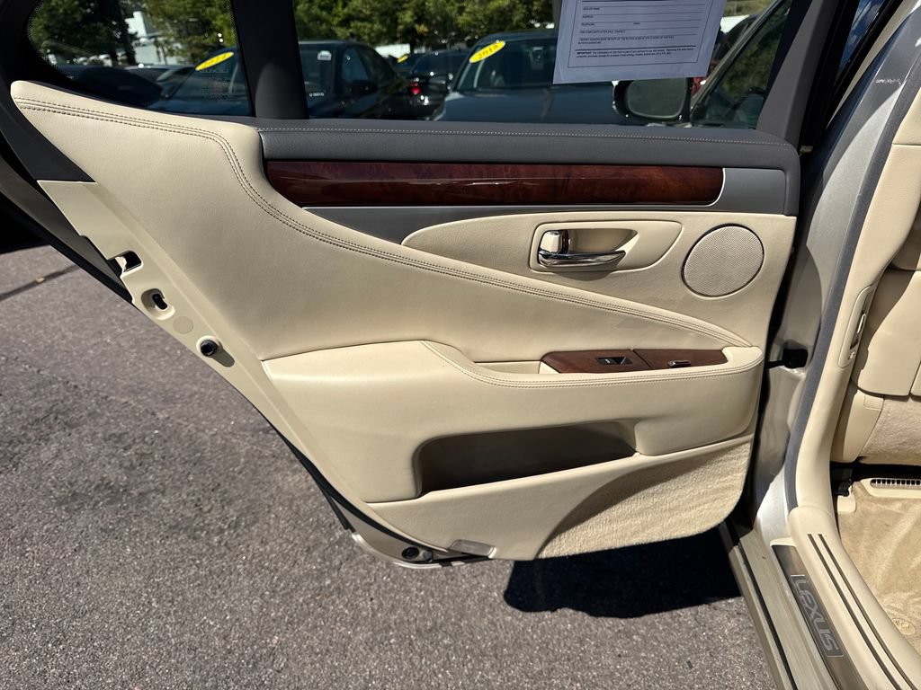 Used 2014 Lexus LS 460 w/ Comfort Package RWD image 23