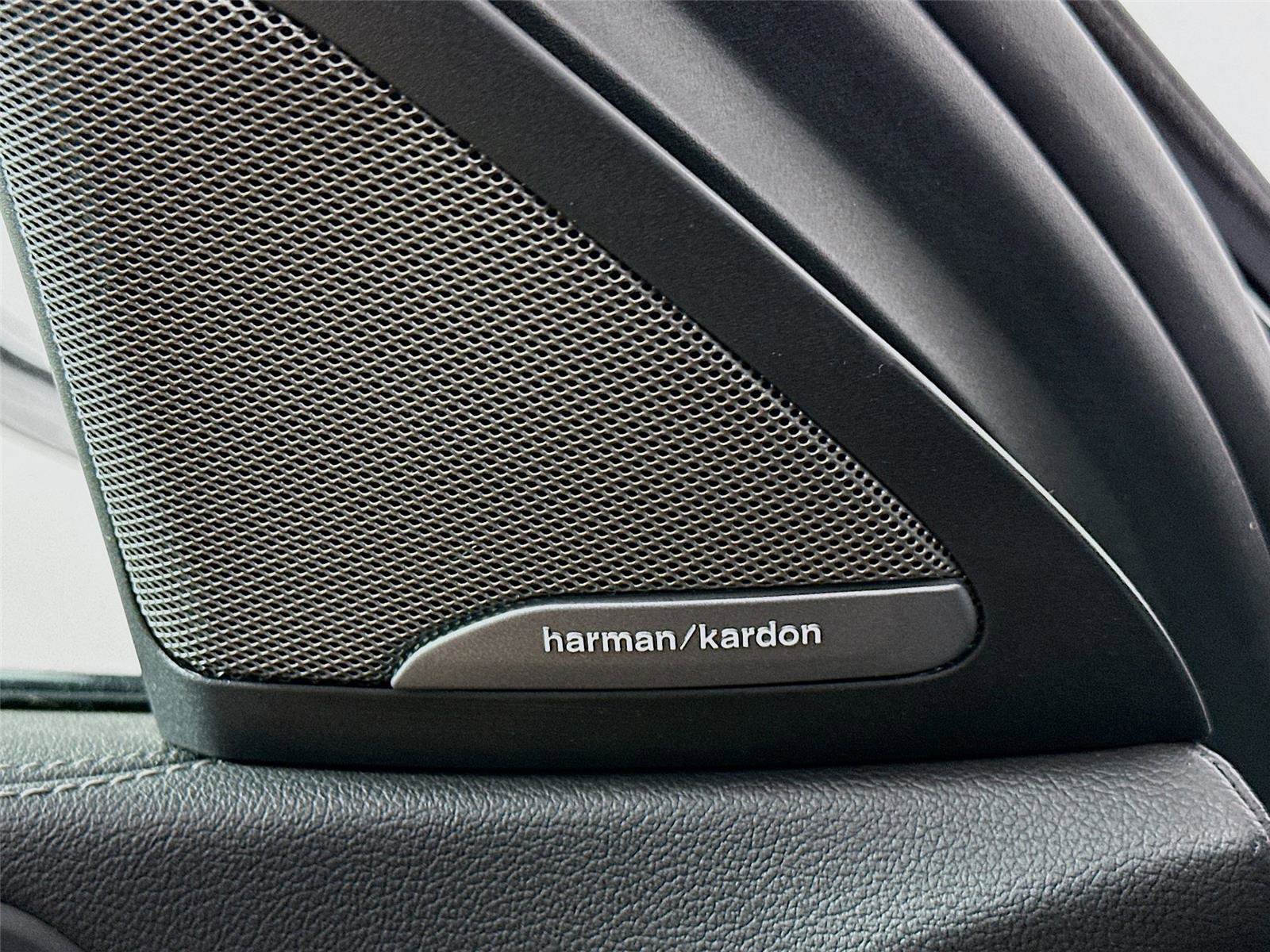 Used 2021 BMW X6 M50i image 19