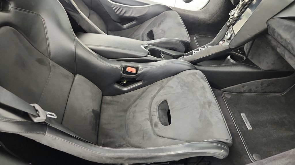 Used 2018 McLaren 720S Performance RWD image 41