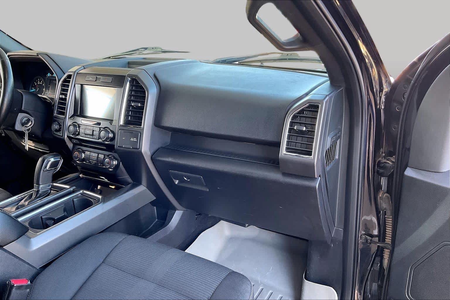 Used 2016 Ford F150 XLT w/ Equipment Group 302A Luxury AWD/4WD image 17