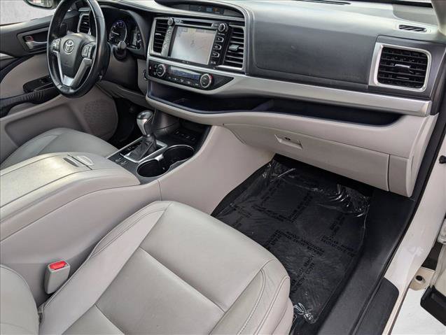 Used 2015 Toyota Highlander XLE AWD/4WD image 21
