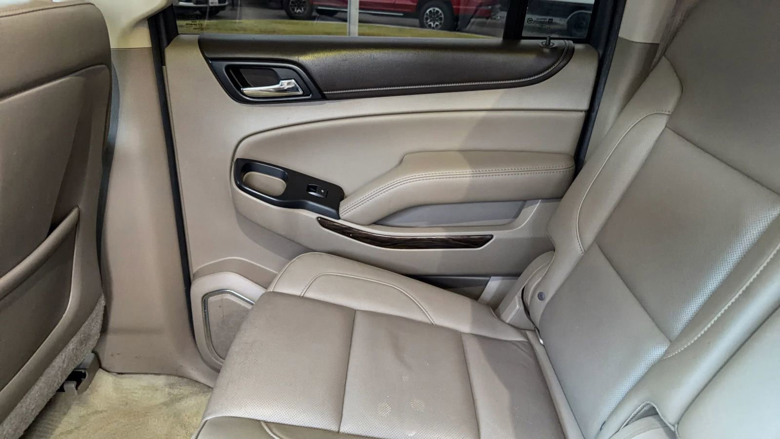 Used 2016 GMC Yukon XL SLT image 33