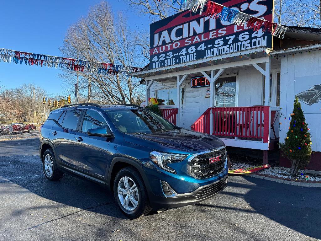 Used 2021 GMC Terrain SLE w/ Driver Convenience Package image 3