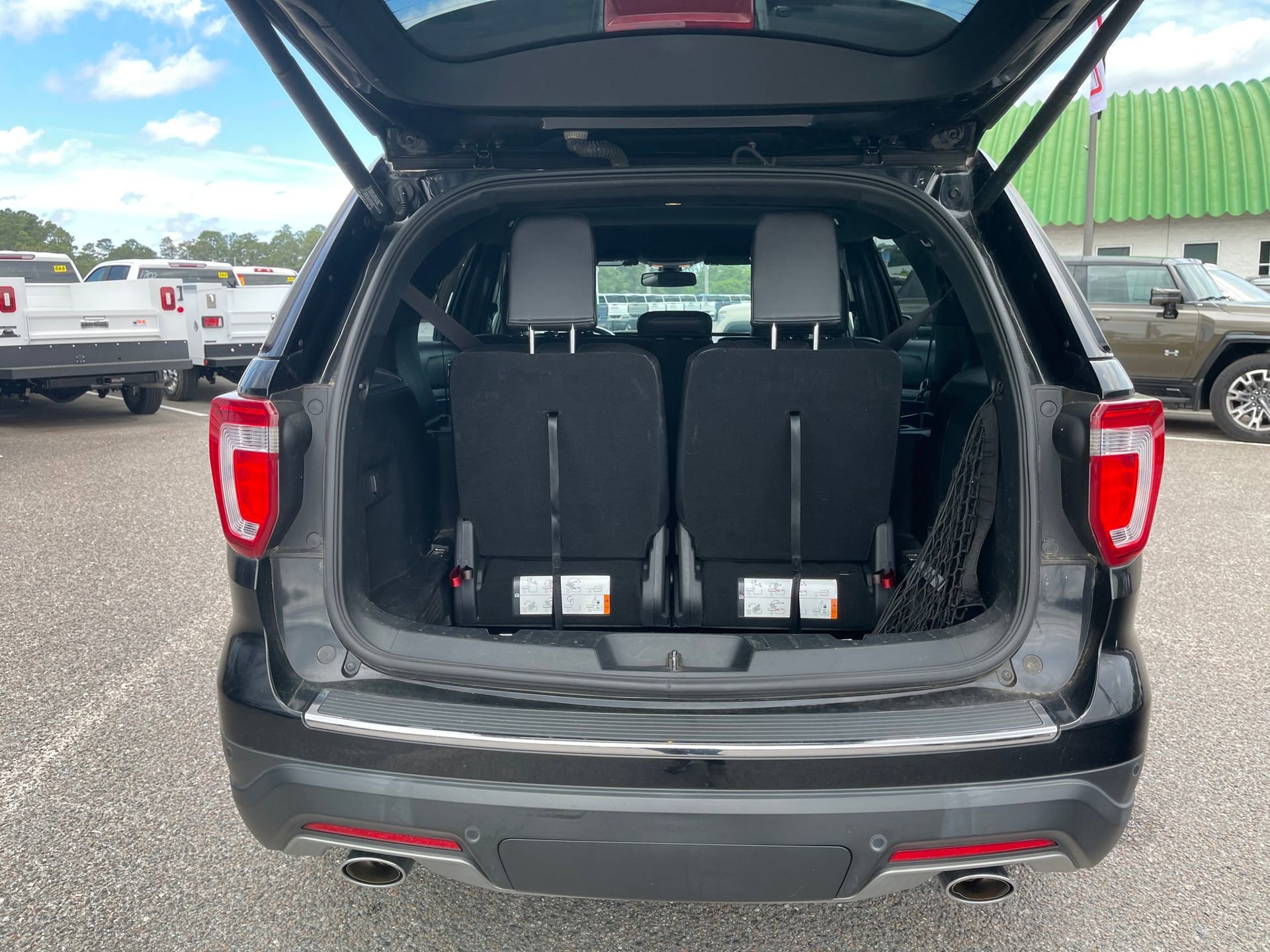 Used 2018 Ford Explorer XLT w/ Equipment Group 202A FWD image 22
