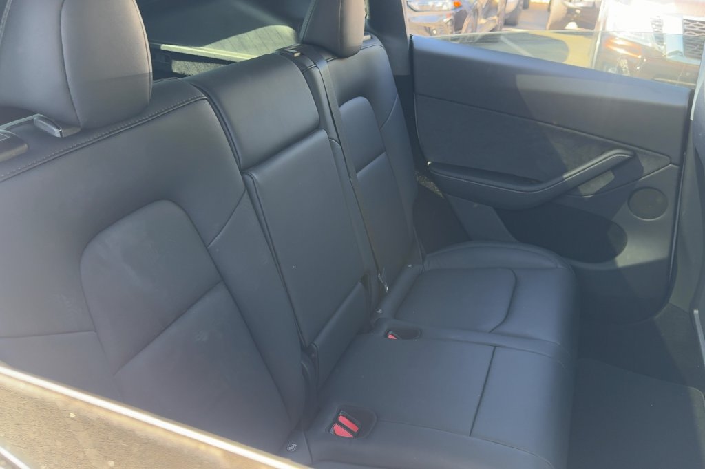 Used 2023 Tesla Model Y Long Range AWD/4WD image 13