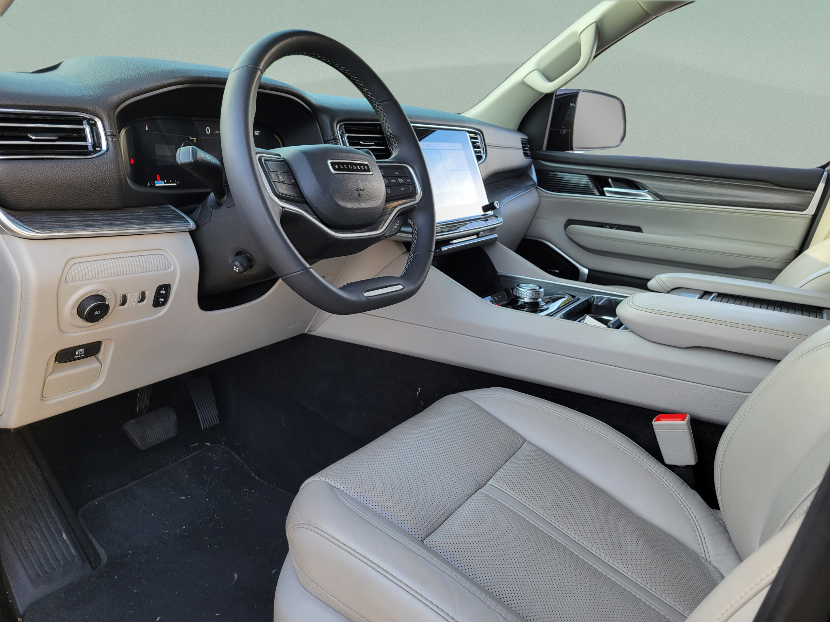 Certified 2023 Jeep Wagoneer Series III w/ Preferred Equipment Group RWD image 17