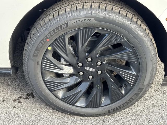 New 2025 Lincoln Navigator Reserve w/ Jet Appearance Package image 9