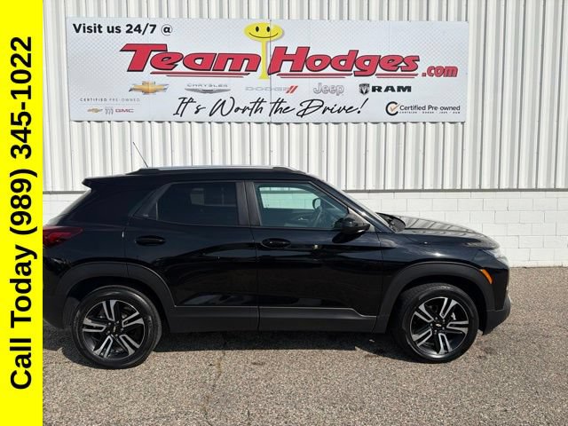 Used 2023 Chevrolet TrailBlazer LT w/ Convenience Package AWD/4WD image 1