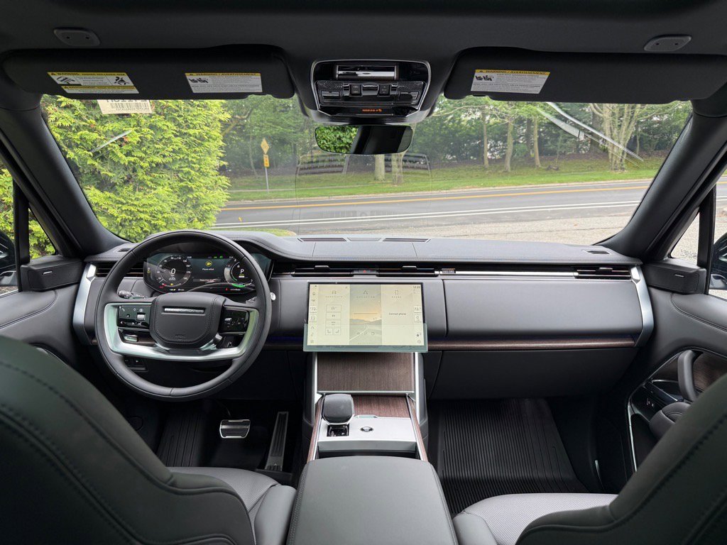 New 2025 Land Rover Range Rover SE image 9