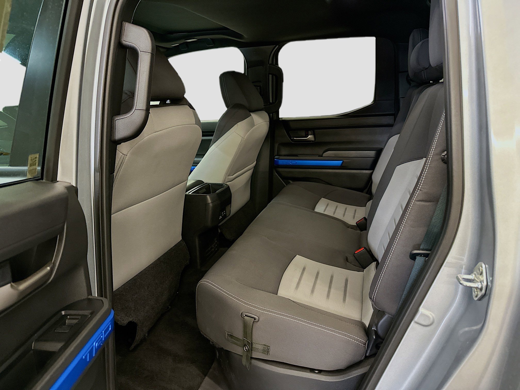 Used 2025 Toyota Tacoma TRD Sport w/ TRD Sport Upgrade Package image 30