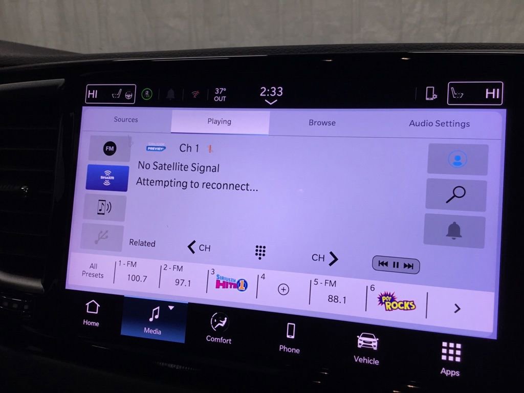 Used 2025 Chrysler Pacifica Select image 23
