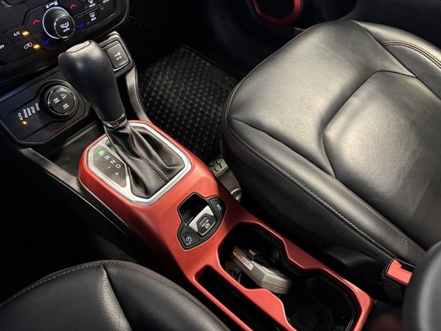 Used 2022 Jeep Renegade Trailhawk w/ Trailer Tow Group image 27