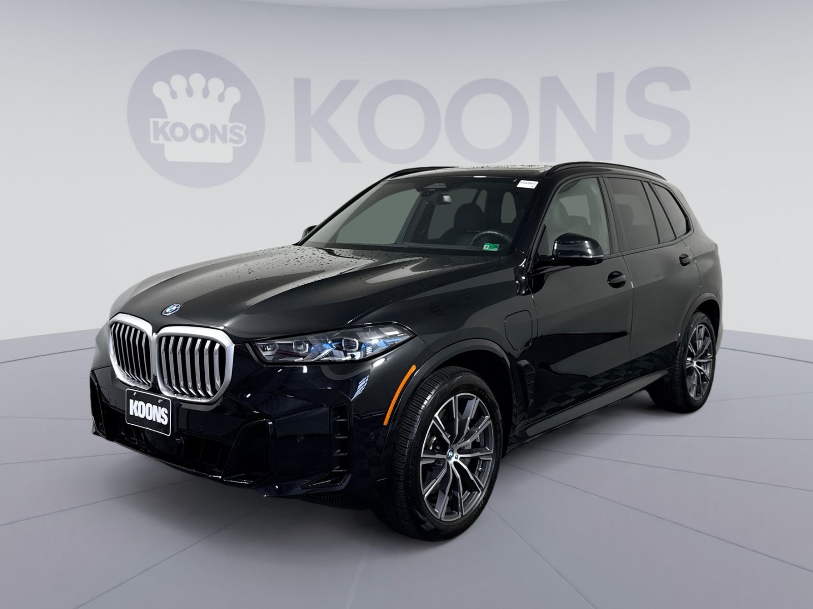 Used 2025 BMW X5 xDrive50e w/ M Sport Package AWD/4WD image 1