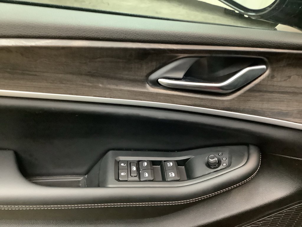 New 2026 Jeep Grand Cherokee Altitude image 13