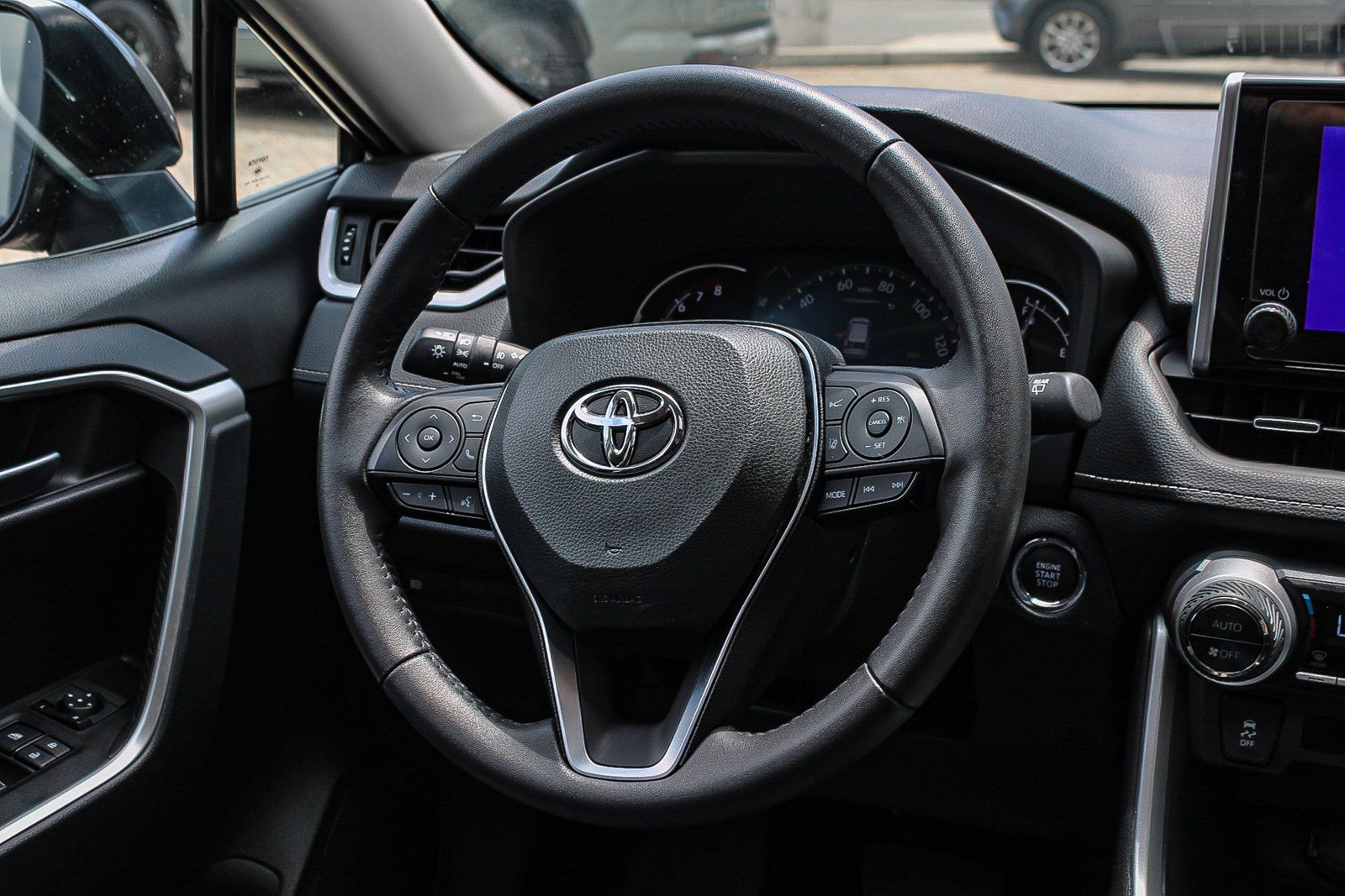 Certified 2025 Toyota RAV4 XLE Premium FWD image 17