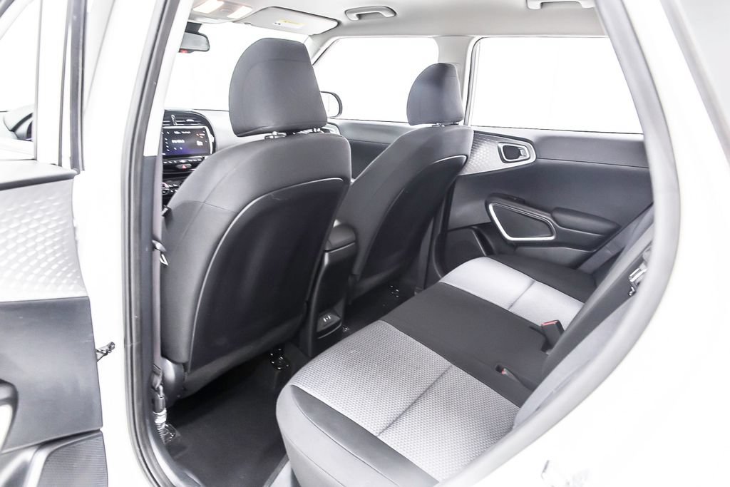 Used 2023 Kia Soul S FWD image 28