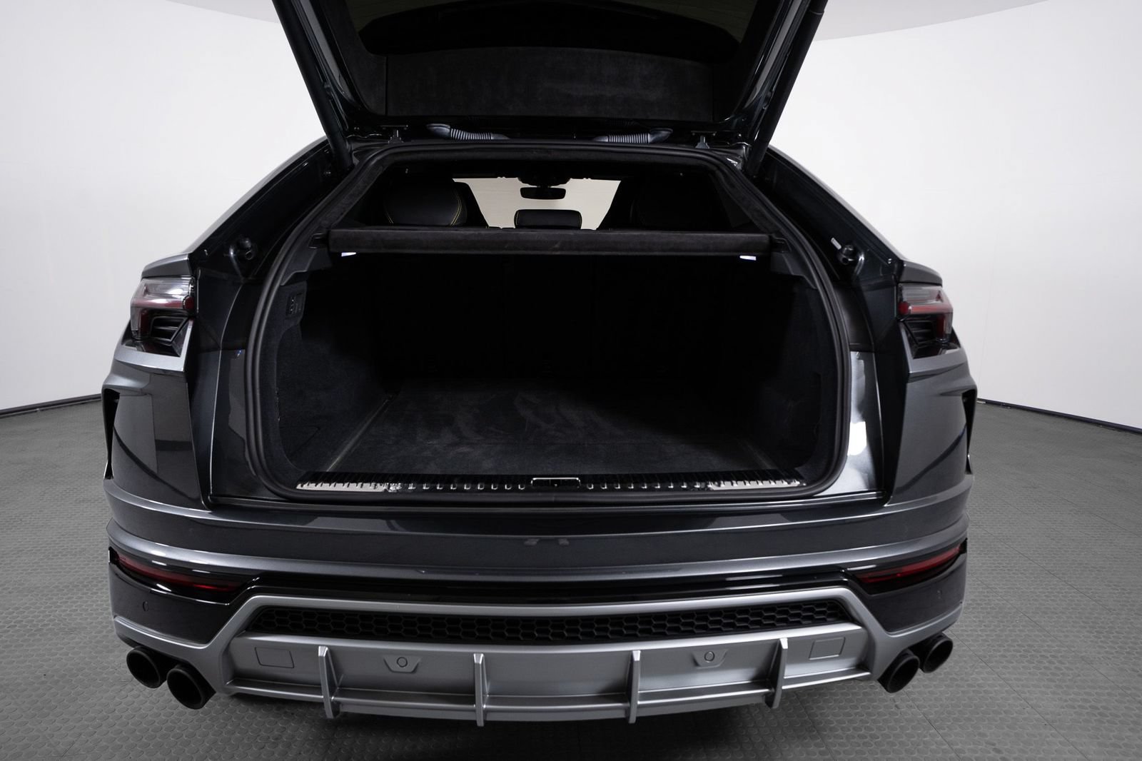 Used 2020 Lamborghini Urus AWD/4WD image 31