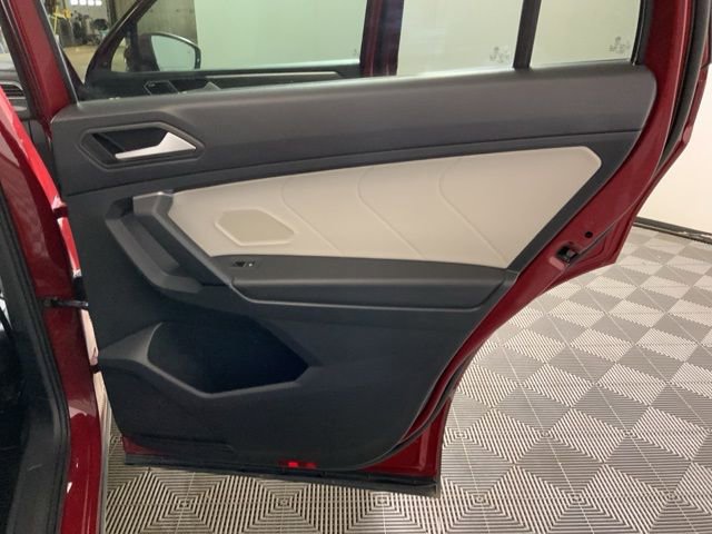 Used 2019 Volkswagen Tiguan SEL Premium w/ 3rd Row Seat Package image 31