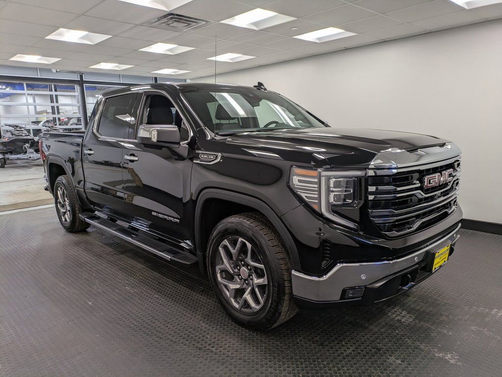 Used 2023 GMC Sierra 1500 SLT w/ SLT Premium Plus Package image 3