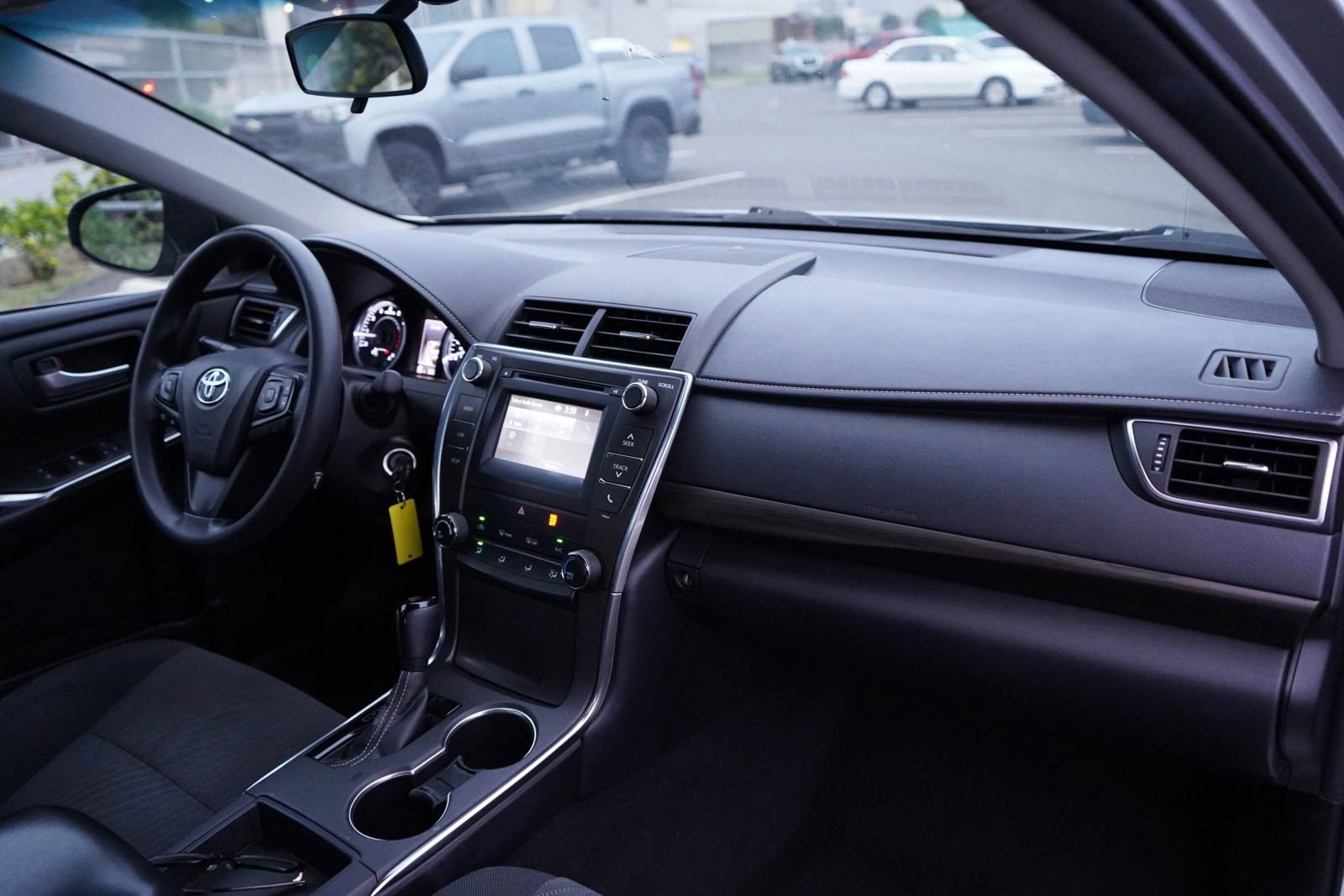 Used 2016 Toyota Camry LE image 20