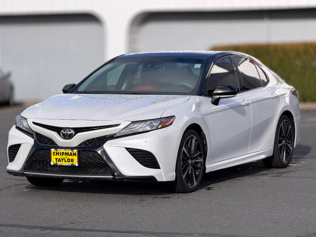 Used 2018 Toyota Camry XSE image 14