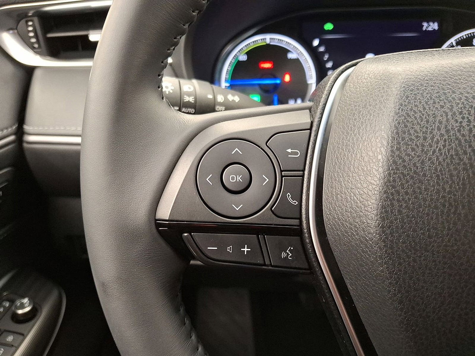 Certified 2023 Toyota Venza XLE image 17