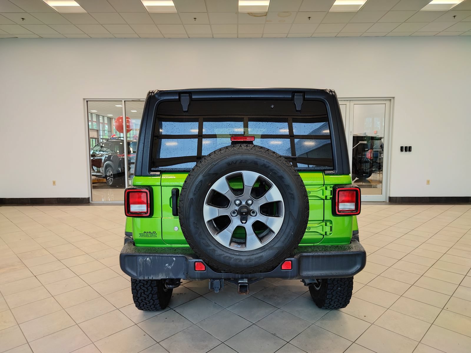 Used 2019 Jeep Wrangler Unlimited Sahara AWD/4WD image 4