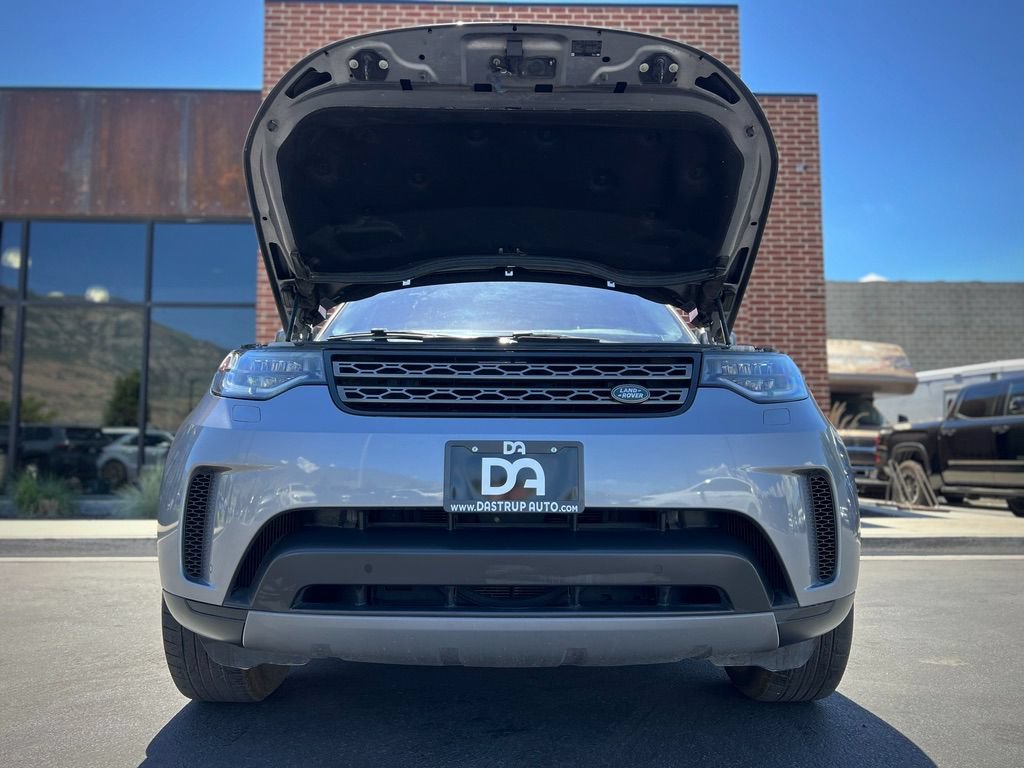 Used 2020 Land Rover Discovery SE AWD/4WD image 10