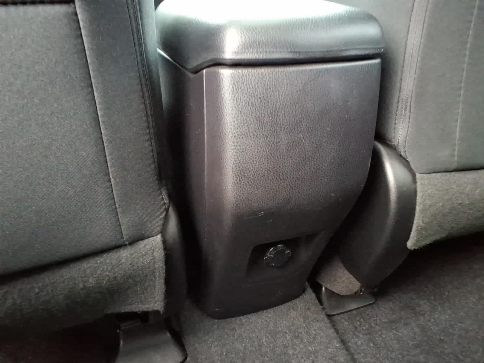 Used 2017 Toyota RAV4 XLE FWD image 11