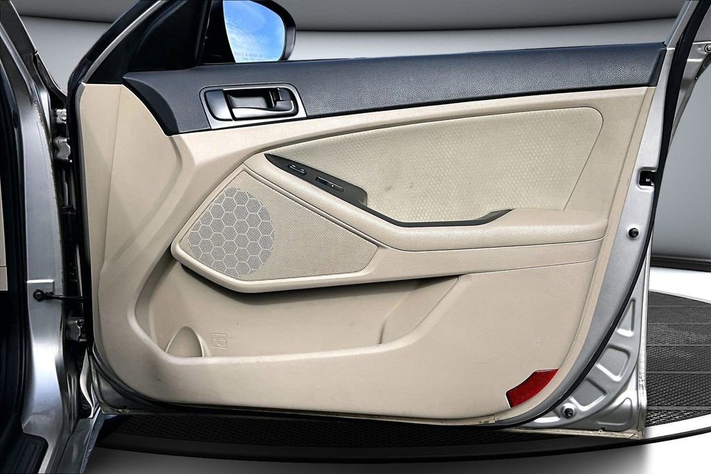 Used 2015 Kia Optima LX image 25