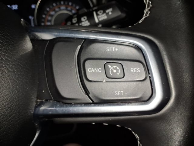 Used 2022 Jeep Wrangler Unlimited Sahara w/ Dual Top Group AWD/4WD image 13
