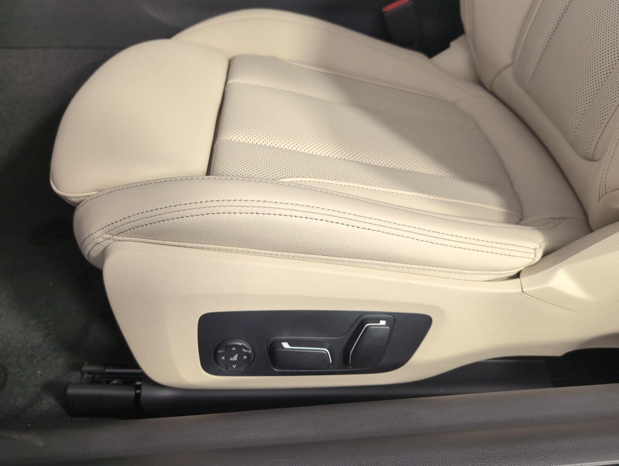 Used 2026 BMW 230i Coupe w/ Premium Package RWD image 11