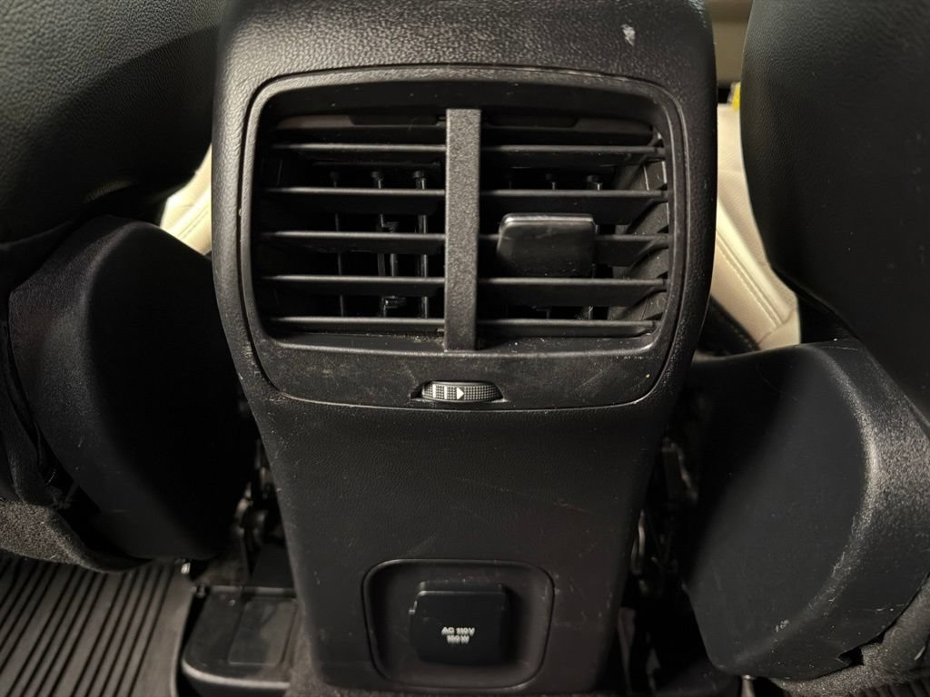 Certified 2020 Ford Escape Titanium AWD/4WD image 33