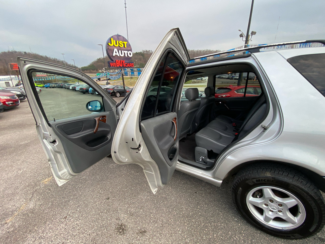 Used 1999 Mercedes-Benz ML 320 4MATIC image 14