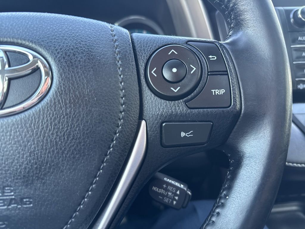 Used 2018 Toyota RAV4 XLE image 15