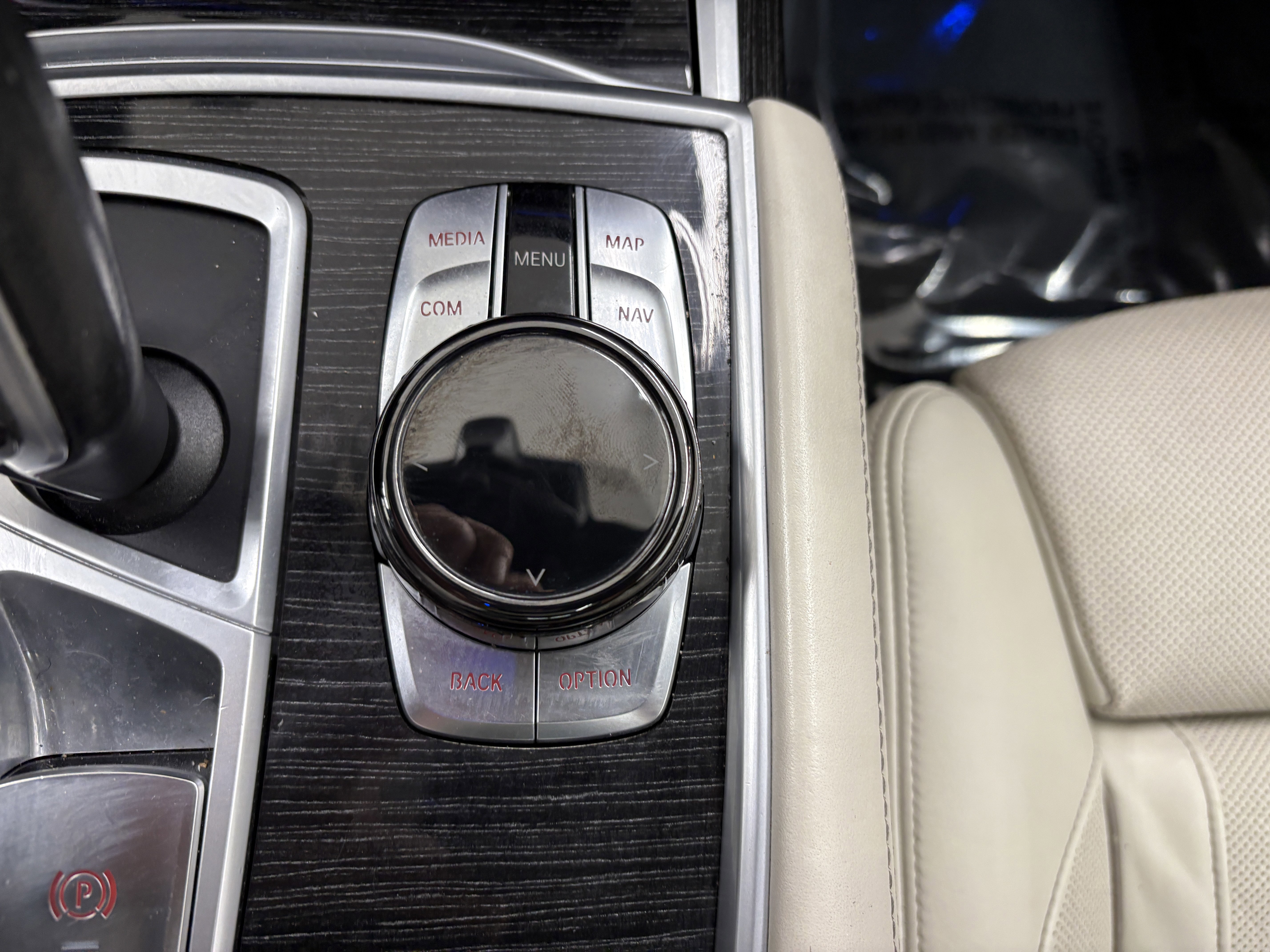 Used 2017 BMW 750i xDrive image 13